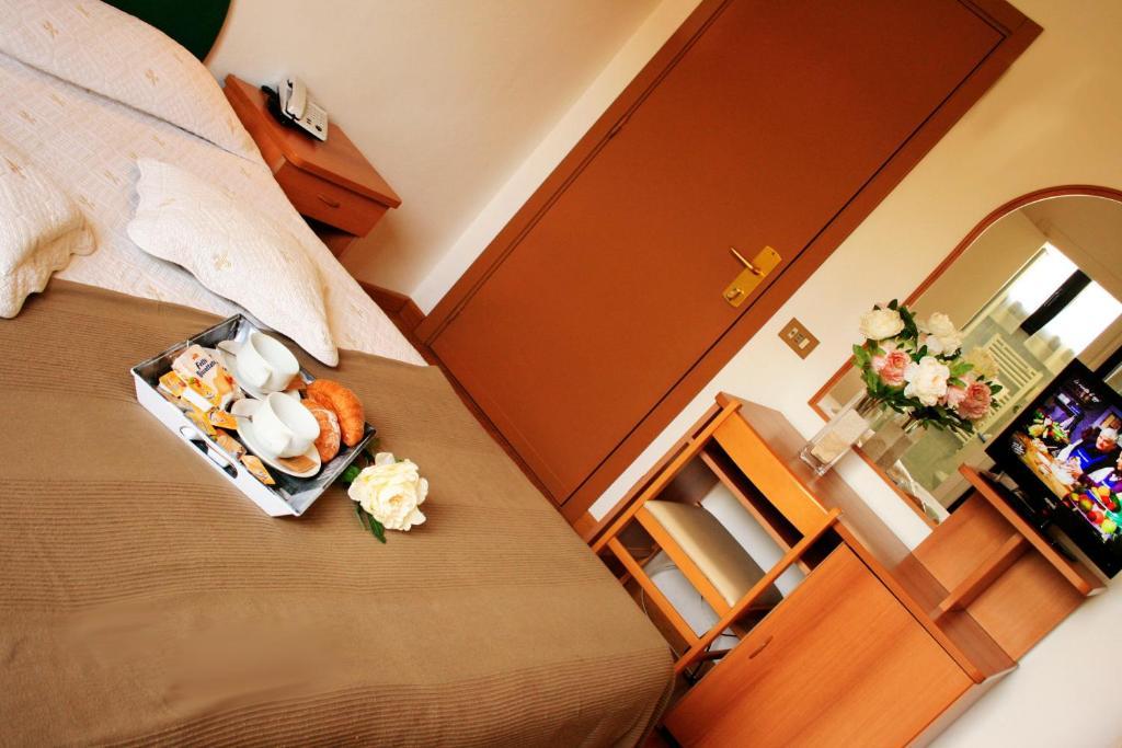 Hotel Aggravi Кианчано Терме Стая снимка